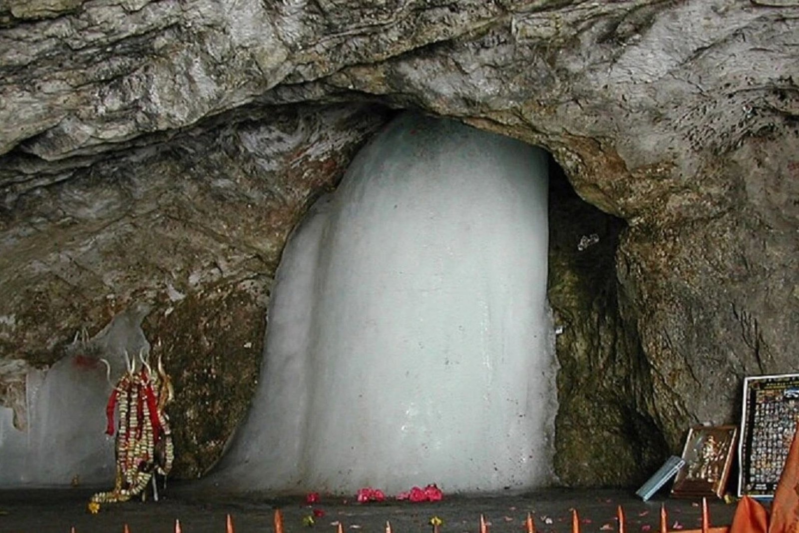Shri Amarnath Yatra By Helicopter from Baltal 